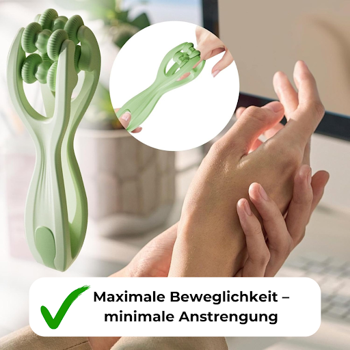 Finger Flow Massage-Roller in Salbei wird am Schreibtisch über den Handrücken geführt – maximale Beweglichkeit bei minimaler Anstrengung